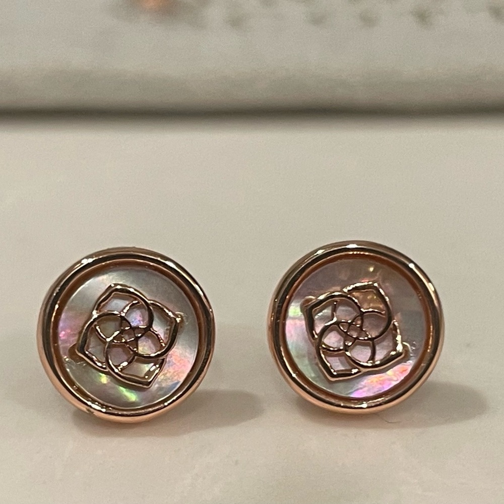 Kendra Scott Dira rose gold stamp abalone stud earrings